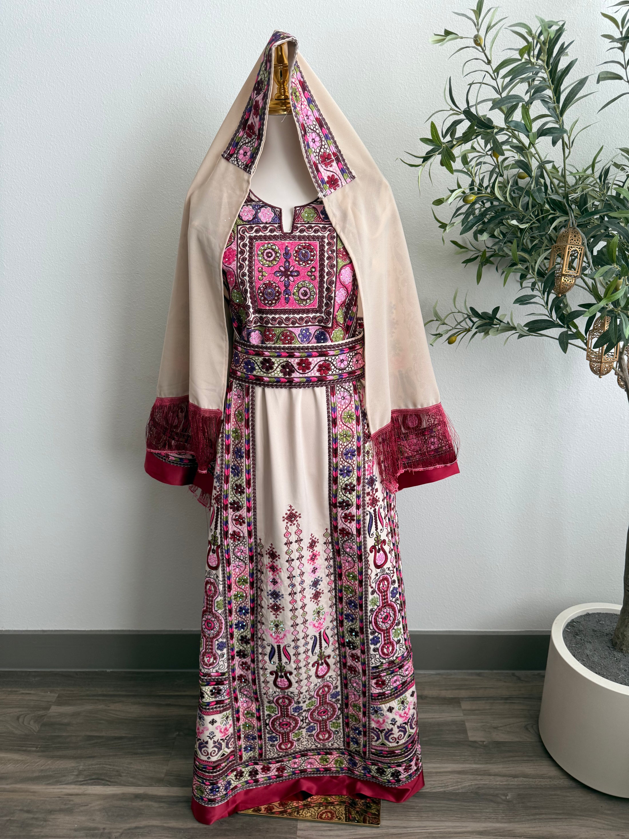 Cream and Magenta Malaaka Thobe