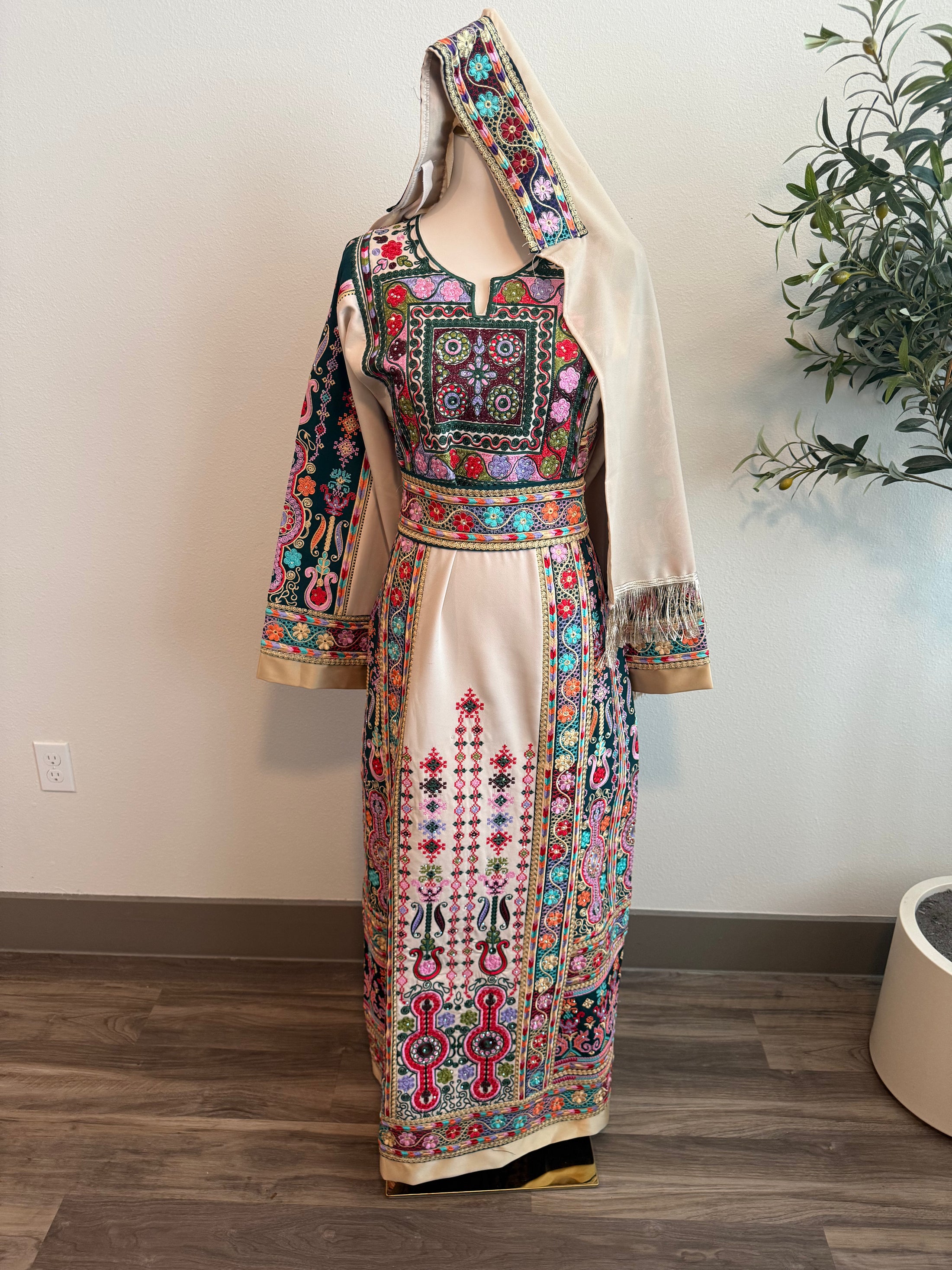 Dark Green and Cream Malaaka Thobe