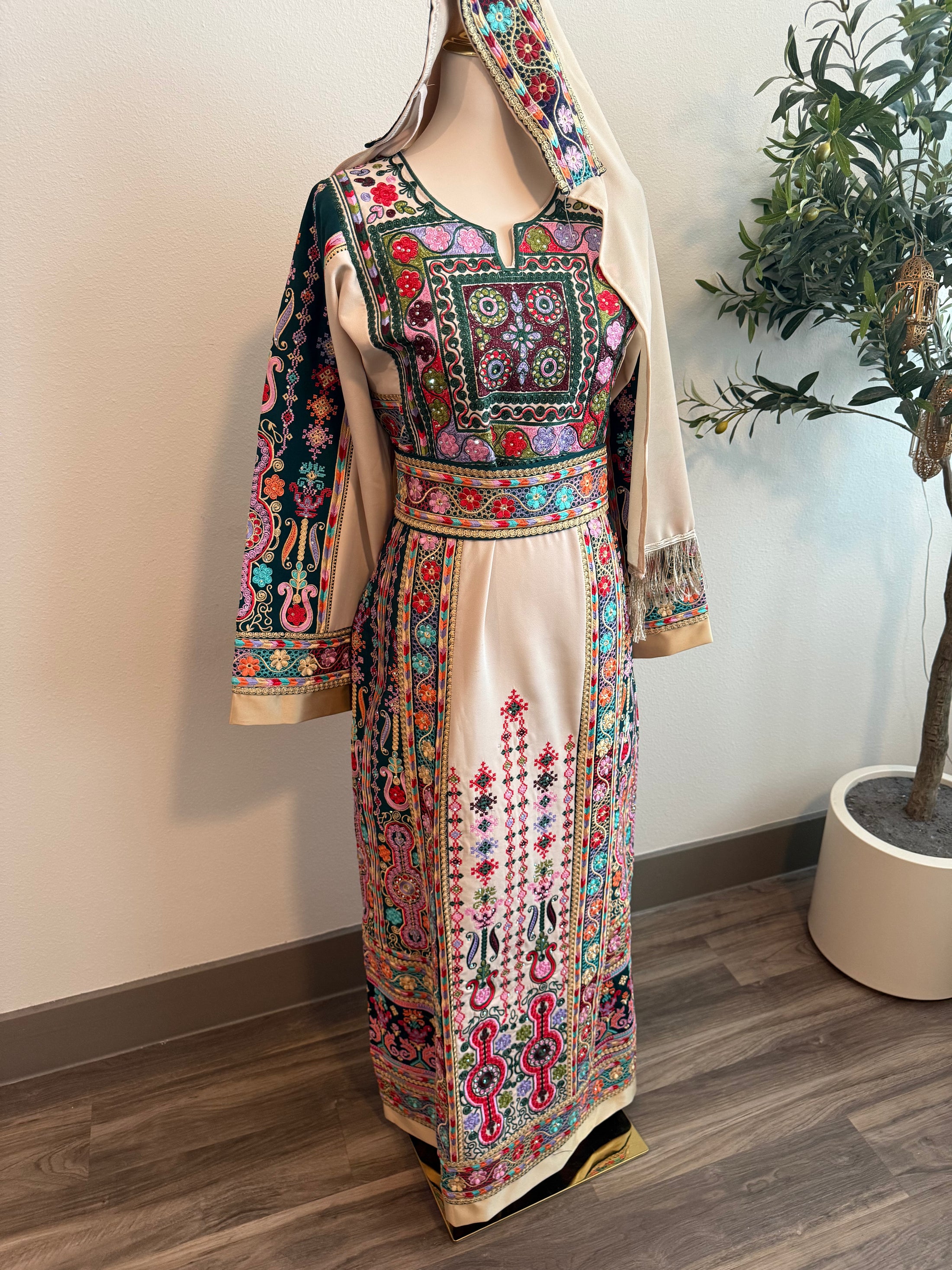 Dark Green and Cream Malaaka Thobe