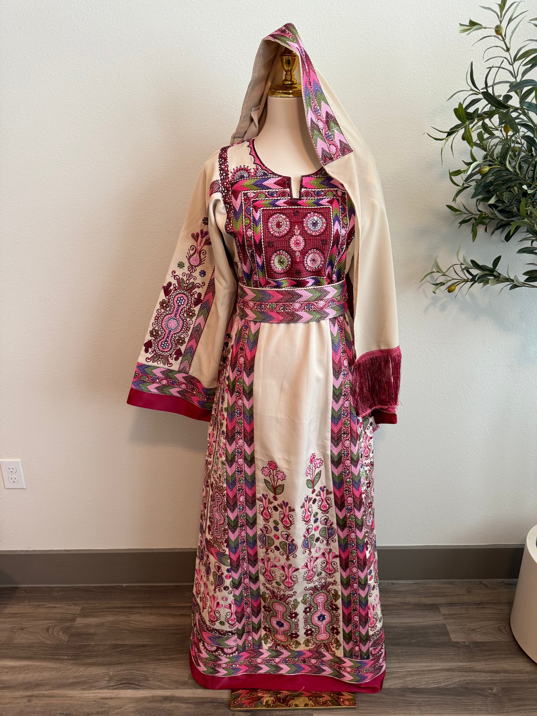 Cream and Magenta Chevron Malaaka Thobe