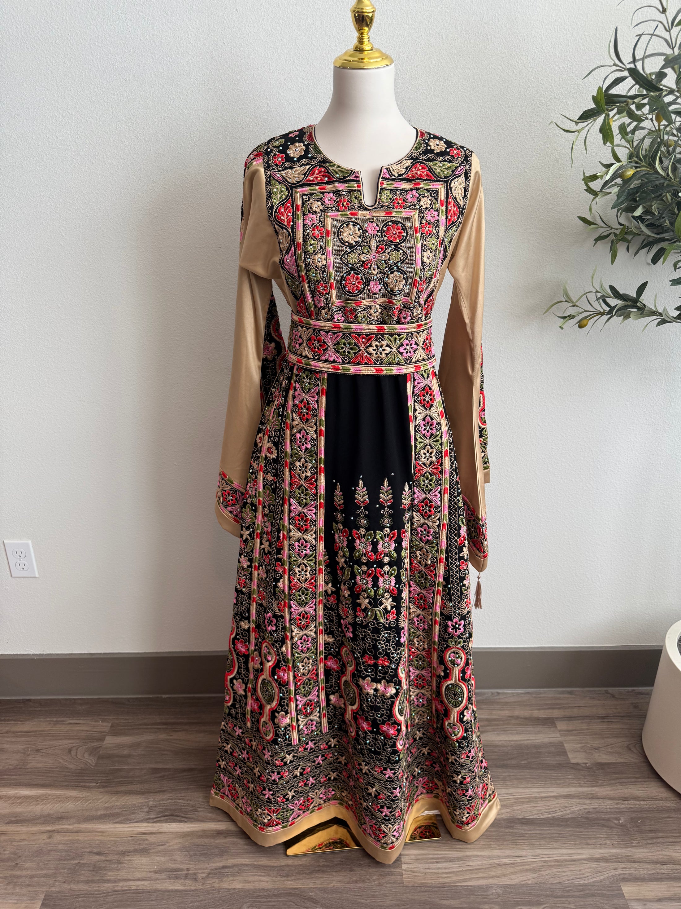 Black and Gold Satin Malaaka Thobe