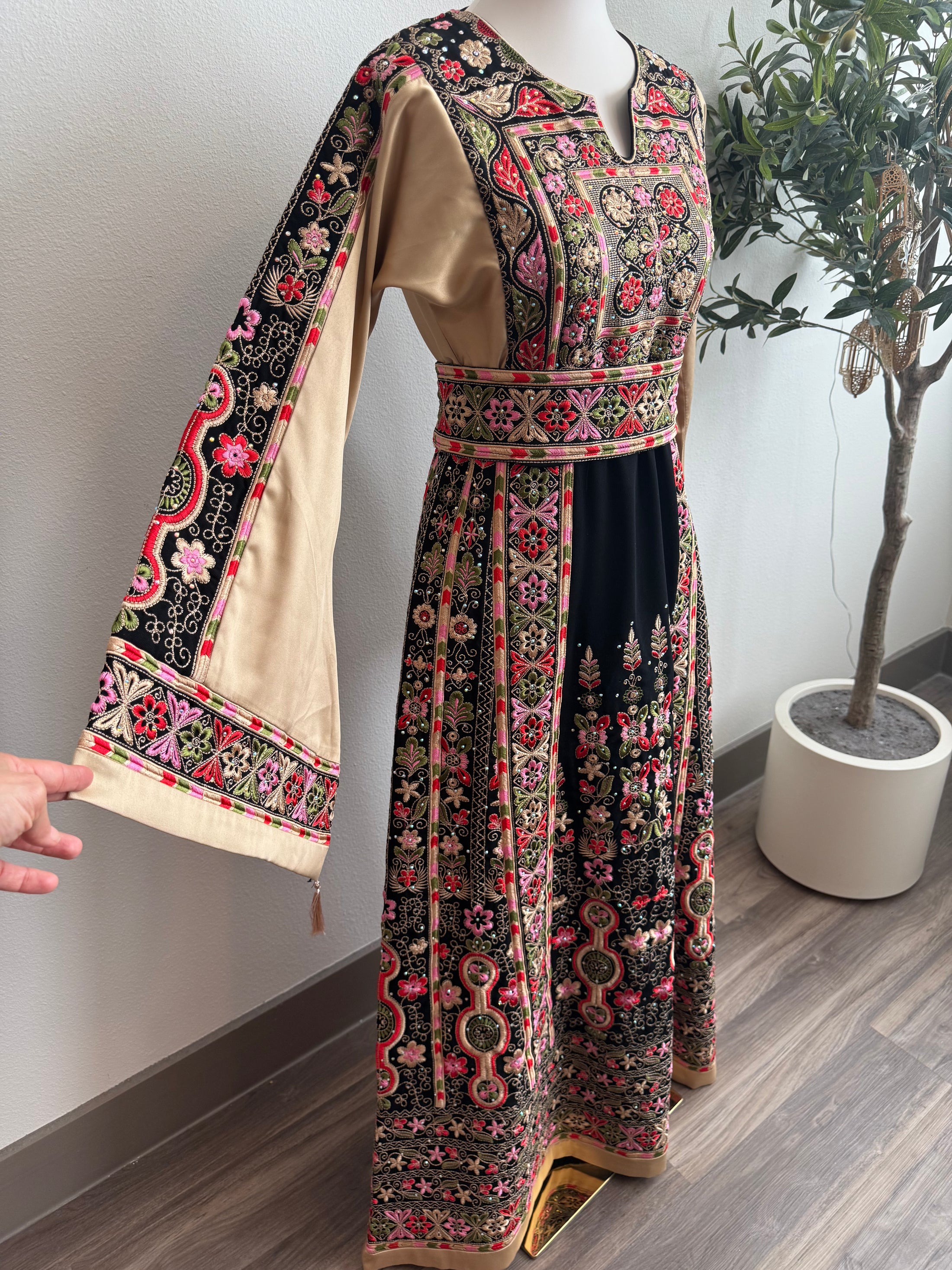 Black and Gold Satin Malaaka Thobe