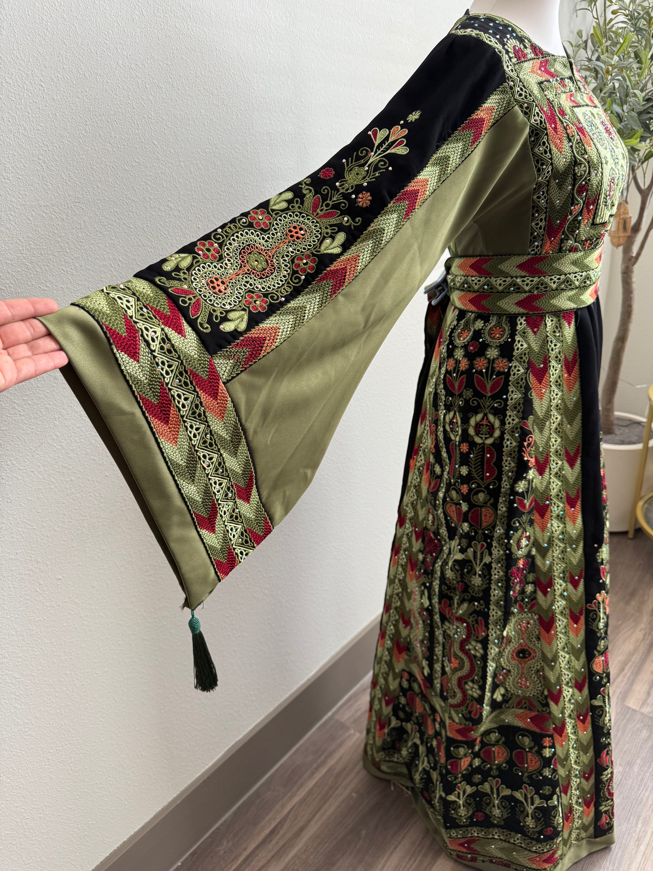 Black and Olive Green Chevron Thobe