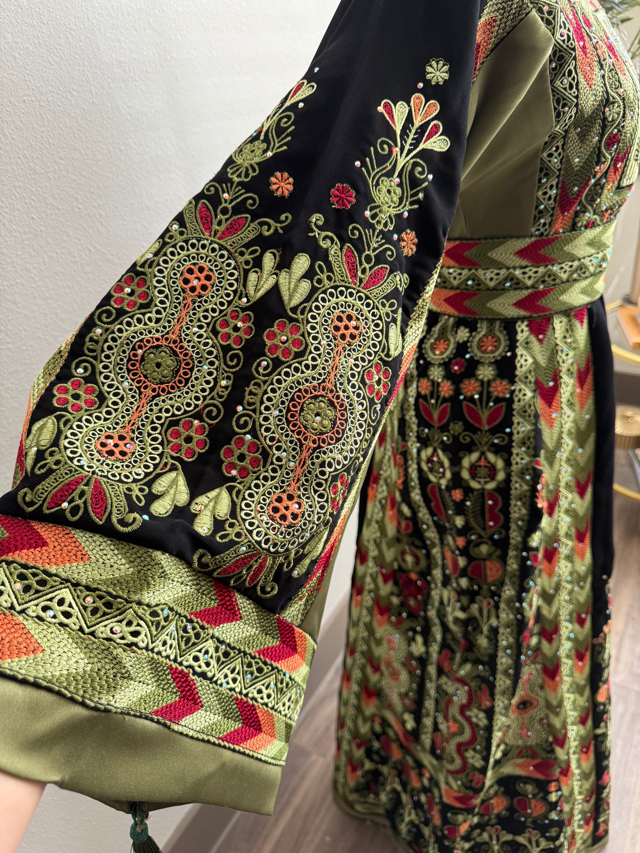 Black and Olive Green Chevron Thobe